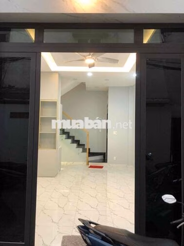Bán Nhà 1T 3 Lầu 4X10 ,HXH 14/1 Đào Duy Từ
