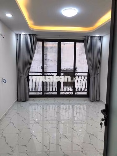 Bán Nhà 1T 3 Lầu 4X10 ,HXH 14/1 Đào Duy Từ