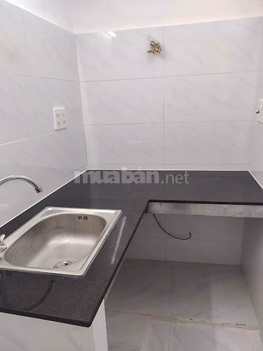Cho thuê nhà sát MT đường Hoàng Sa, 3T 2PN 2WC sân thượng, giá 12,5tr.