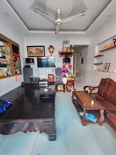 NHÀ ĐƯỜNG LÊ THỊ RIÊNG, 75m2, 3 PHÒNG NGỦ, SÂN TRỒNG CÂY