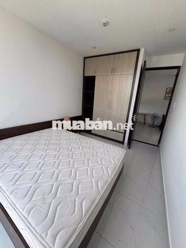 Căn hộ 2 Phòng ngủ, 2 WC, 1Ban công, nhiều cửa sổ Đường Ngô Quyền