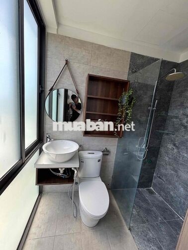 Căn hộ 2 Phòng ngủ, 2 WC, 1Ban công, nhiều cửa sổ Đường Ngô Quyền