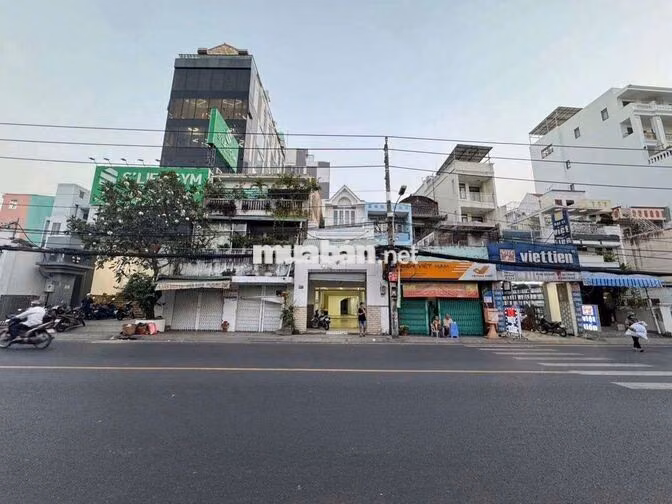 Mặt tiền đg số 9  Phạm văn chí Quận 6