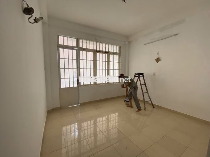 Cho thuê nguyên tầng 2 phòng ngủ 2 WC + sân thượng + bếp riêng