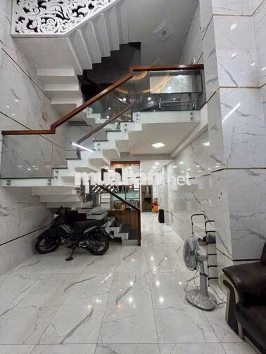 Mặt tiền đg số 9  Phạm văn chí Quận 6