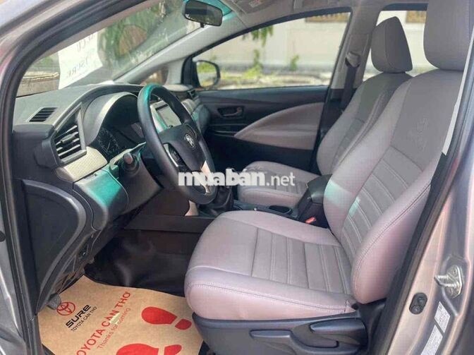 Toyota Innova E 2020 Bạc 8 chỗ Số sàn chủ chạy kĩ