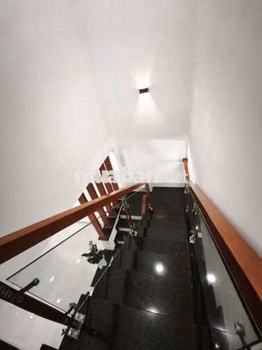 Mới hoàn thiện nhà sổ hồng trệt lầu mặt tiền 