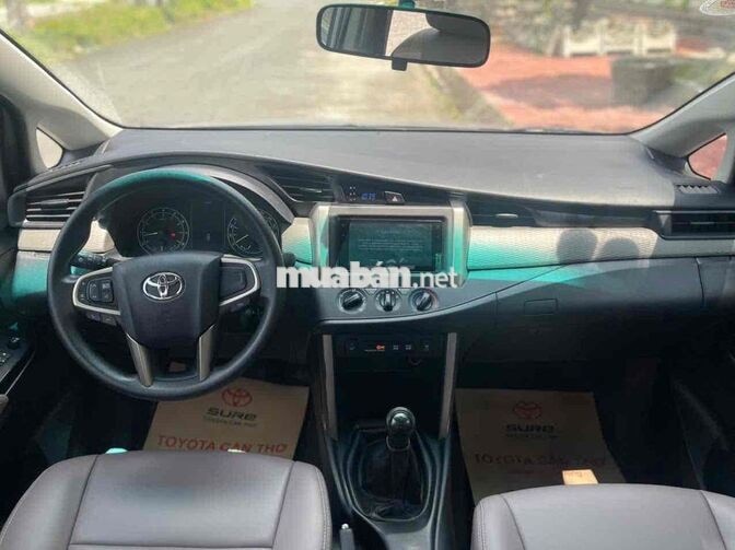 Toyota Innova E 2020 Bạc 8 chỗ Số sàn chủ chạy kĩ