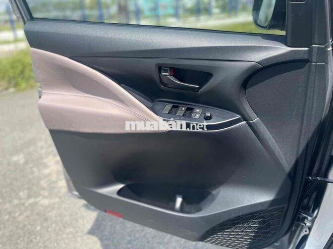 Toyota Innova E 2020 Bạc 8 chỗ Số sàn chủ chạy kĩ