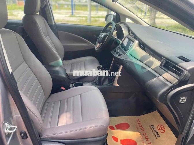 Toyota Innova E 2020 Bạc 8 chỗ Số sàn chủ chạy kĩ
