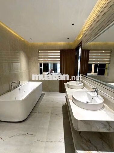 cần sang nhượng nhà phân lô Quân đội gần sân gold Long biên