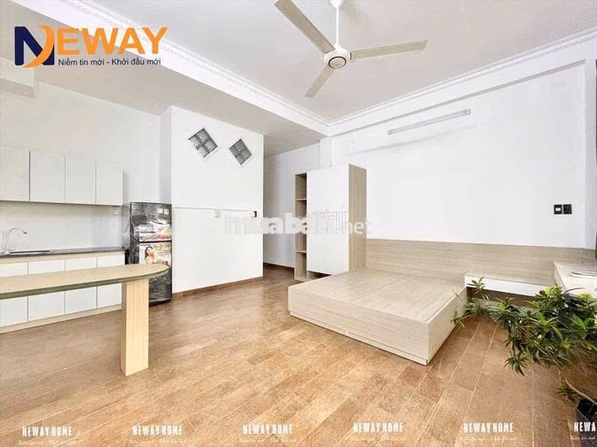 Phòng mới xây ban công đầy đủ nội thất cao cấp gần CẦU CHÁNH HƯNG UEH
