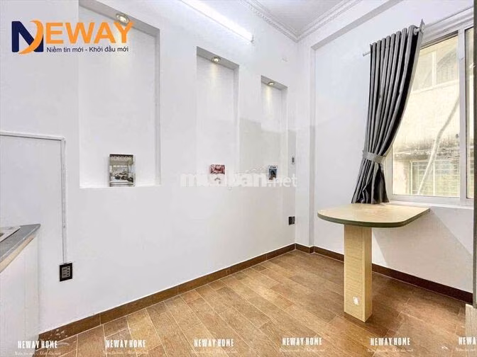 Phòng mới xây ban công đầy đủ nội thất cao cấp gần CẦU CHÁNH HƯNG UEH
