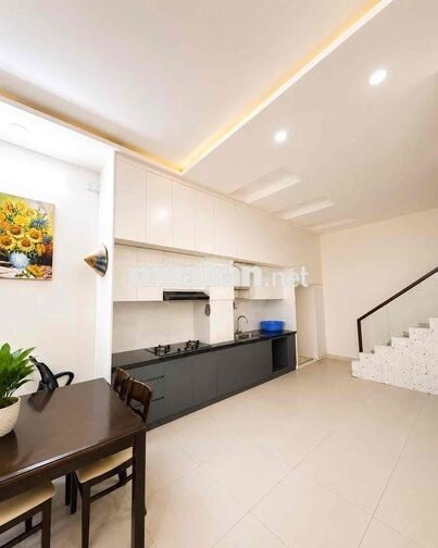Nhà Hiệp Bình - sát quốc lộ 13 đang mở rộng - hẻm ô tô đậu cửa