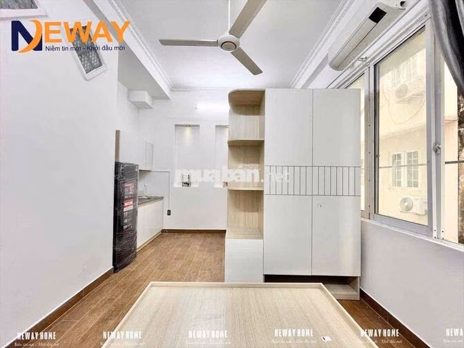Phòng mới xây ban công đầy đủ nội thất cao cấp gần CẦU CHÁNH HƯNG UEH