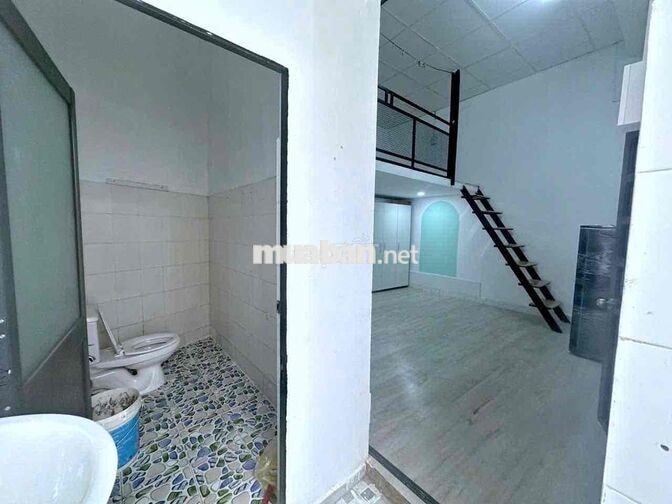 DUPLEX GÁC CAO GẦN VĂN LANG CƠ SỞ 3 SIÊU HOT