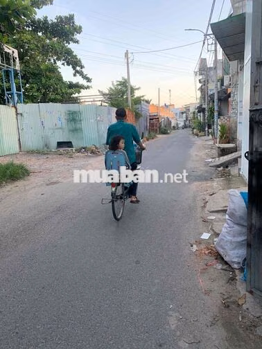 Nhà mặt tiền cấp 4 đường nhựa nhánh Phan Văn Hùm thông Hà Đặc chợ chó