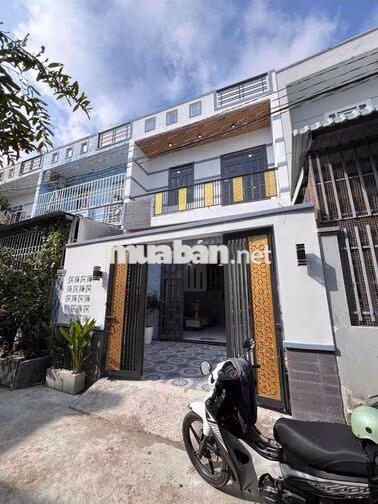 Nhà mới xây ngay gần ngã 3 Tân Kim giá rẻ