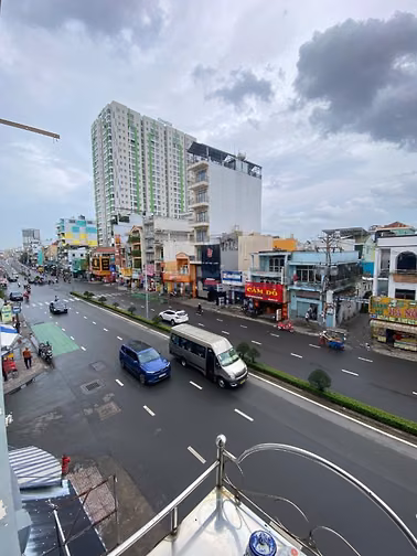 Cho thuê nhà NC hoặc mặt bằng tại Mặt Tiền đường XVNT rộng 60m