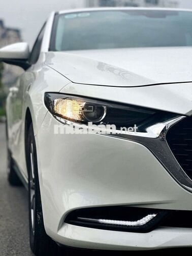 Mazda 3 Deluxe 2025 Trắng 1 vạn