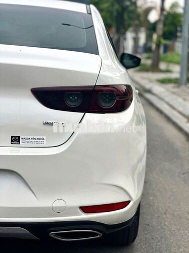 Mazda 3 Deluxe 2025 Trắng 1 vạn