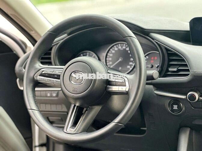 Mazda 3 Deluxe 2025 Trắng 1 vạn