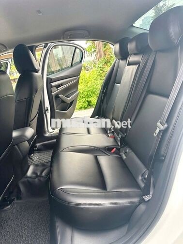 Mazda 3 Deluxe 2025 Trắng 1 vạn