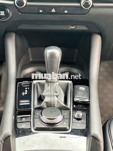 Mazda 3 Deluxe 2025 Trắng 1 vạn