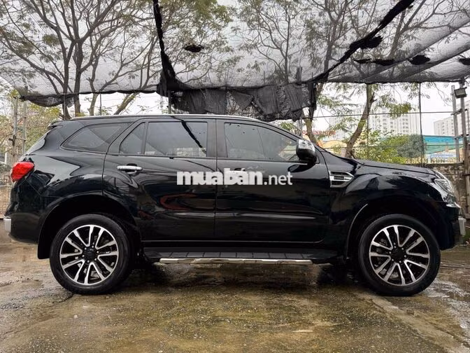 Ford Everest 2018 Tự động 10 cấp Đen Da