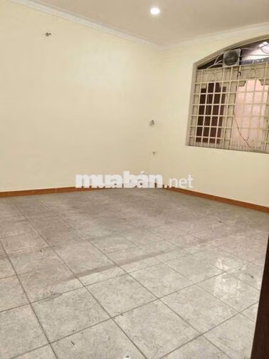 Cho thuê nhà- Mặt tiền gần Hải Thượng Lãn Ông, Q5- 9,2x24m- 4 tấm -8p