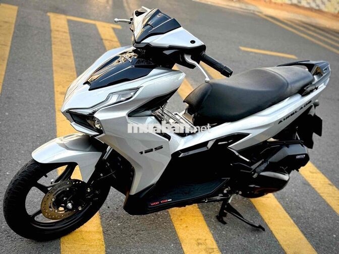 Airblade 125 mẫu 2025 4Val Bạc Porsche 7000km bstp