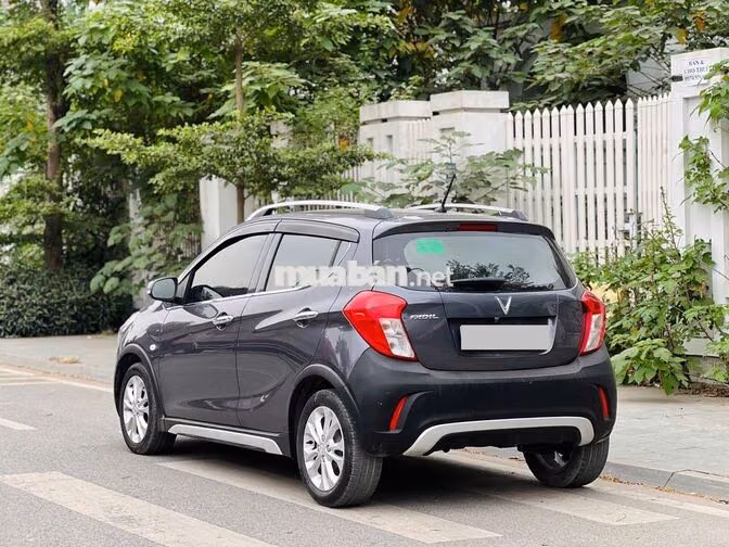 VinFast Fadil Base 2021 đi ít hơn 4vkm, lên đủ đồ