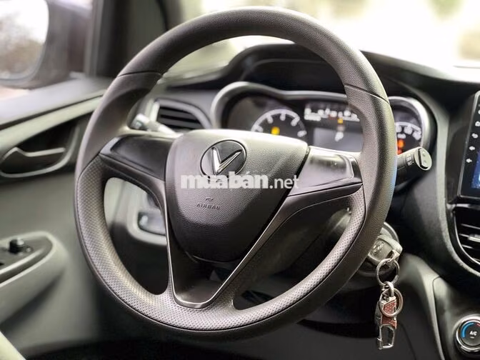 VinFast Fadil Base 2021 đi ít hơn 4vkm, lên đủ đồ