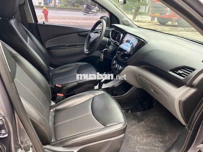 VinFast Fadil Base 2021 đi ít hơn 4vkm, lên đủ đồ