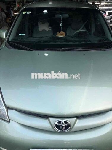 Toyota Sienna LE 2009