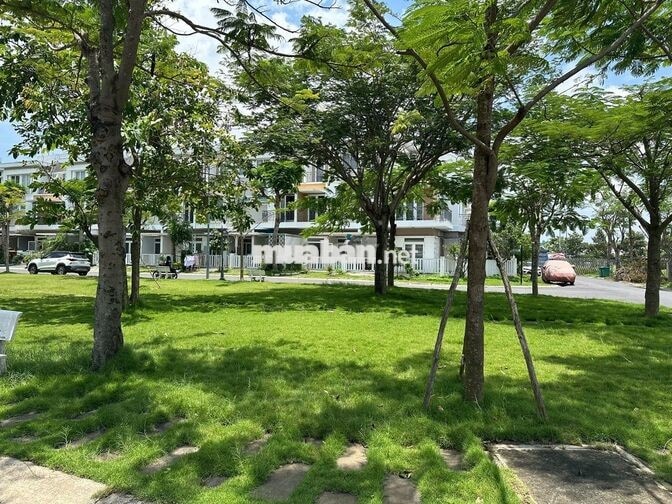Nhà đẹp view công viên giá tốt, 11,5 triệu/tháng,