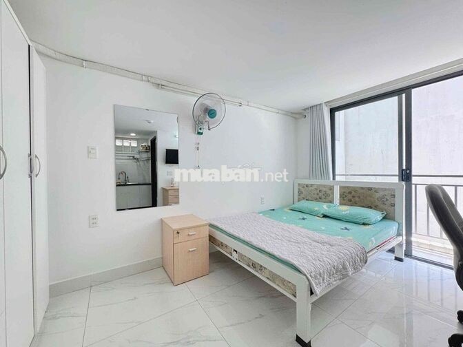 Căn Hộ Studio - 25m2 - Ban Công - Full Nội Thất - Thang Máy-phú nhuận