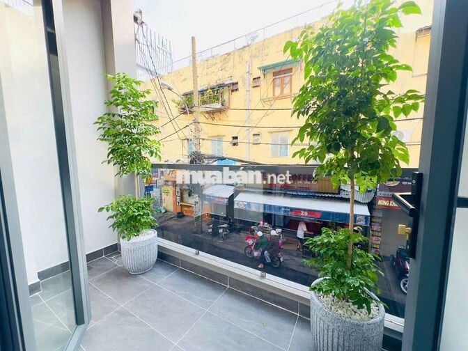 Cho thuê nhà mặt tiền Phan Đăng Lưu, 3 tầng, Full nội thất