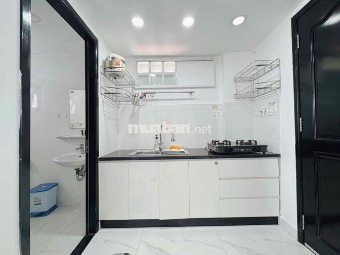 Căn Hộ Studio - 25m2 - Ban Công - Full Nội Thất - Thang Máy-phú nhuận