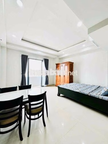 CĂN HỘ BAN CÔNG FULL NT NGAY NGÃ TƯ HÀNG XANH