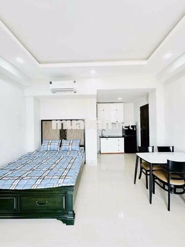 CĂN HỘ BAN CÔNG FULL NT NGAY NGÃ TƯ HÀNG XANH
