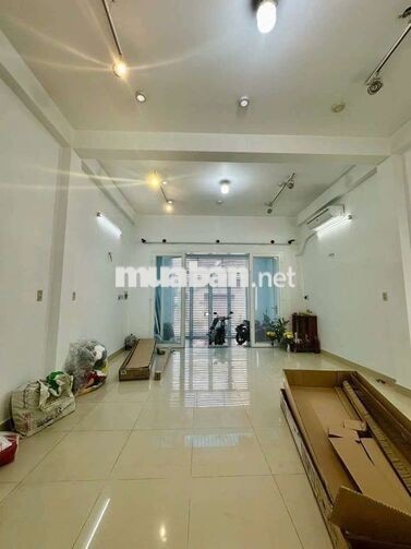CHO THUÊ NHÀ NGUYÊN CĂN DT: 5X20. NHÀ 5 LẦU GIÁ RẺ. HỢP ĐỒNG LÂU DÀI 