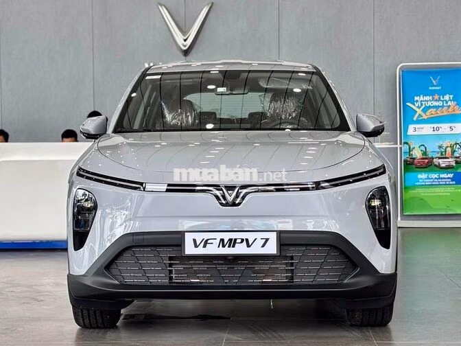 VinFast MPV 7 2026 Giảm giá cực sốc, xe giao ngay