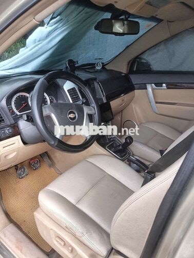 Chevrolet Captiva 7 chỗ số sàn Vàng cát