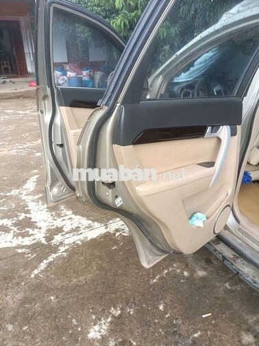 Chevrolet Captiva 7 chỗ số sàn Vàng cát