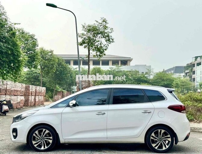 KIA Rondo GAT 2.0 2021 Trắng Tự động
