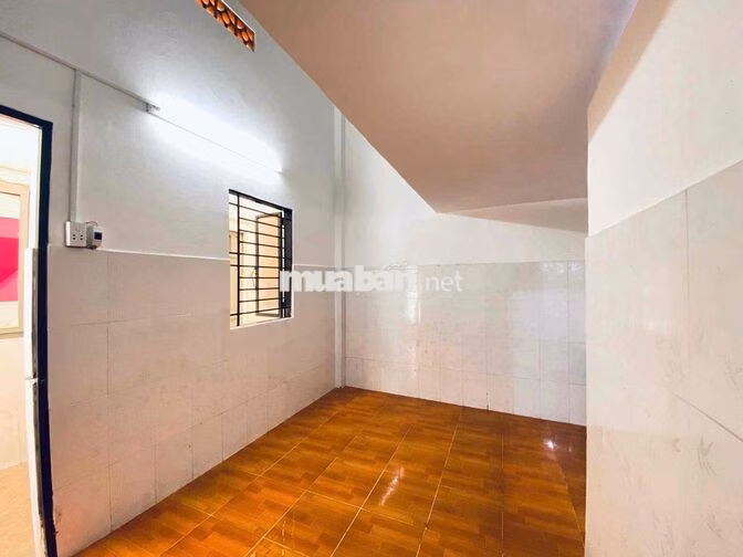 Cho thuê phòng trọ gác cao - Mới sơn sửa mới đẹp - Đỗ Thúc Tịnh P12