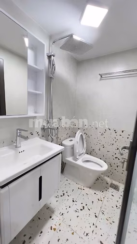 5 TẦNG, 3 NGỦ - ĐI BỘ RA PHỐ, THÔNG CÁC NGẢ ĐỐNG ĐA 