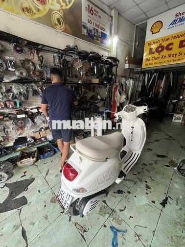 Piaggio Vespa Trắng