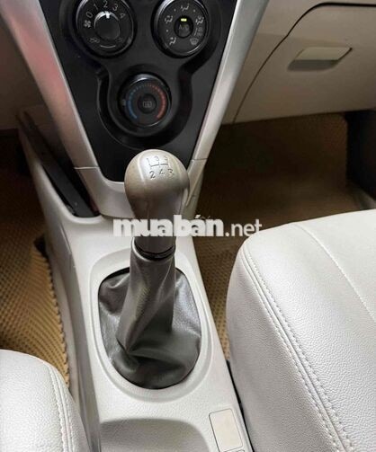 Toyota Vios E Số sàn Bạc